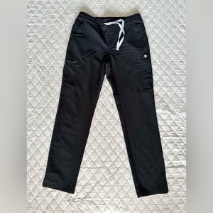 FIGS Women Yola skinny leg Black scrub pant